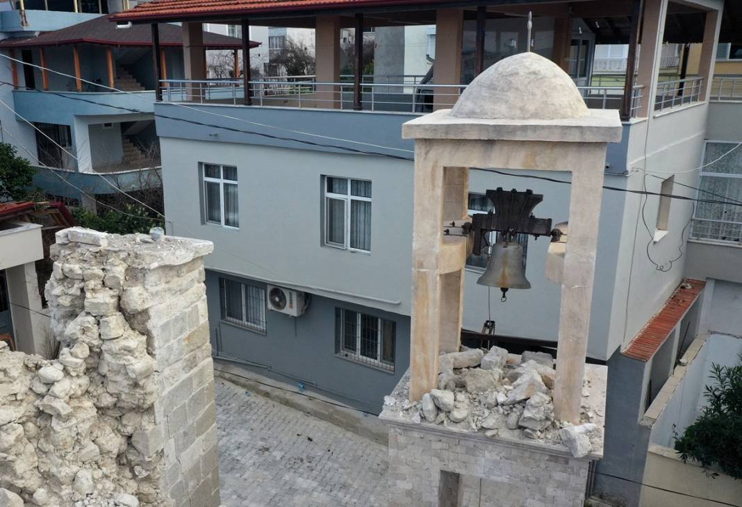 Önünden geçerken gözyaşlarını tutamıyorlar! Hatay'da sağlam kültürel yapı neredeyse kalmadı 7